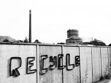 Recycled from Martin Lissmyr via Flickr (https://www.flickr.com/photos/martinlissmyr/3749099435/in/photolist-6Hi7Dr-5K3PVV-euBWE-bEMyN5-38wB6-cnL4ju-pWrzgK-6GKkrE-Ugew2m-9oiUCV-a3Fi6P-bJVAiM-4HmyjA-7CUHNe-Eyu4A-gspo9o-4vuyjn-8tc6bg-7MnnLf-8civta-9m7XTc-U5iwGx-EdKK3-wonZf-9FaHPV-6kwijQ-2oJKtT-fzSH1f-5DwWxm-9hJfzP-5Avoou-5PsqKT-a61stE-34R6sX-62Gzs7-o6rqAc-5fCWVK-rAfWP-91J212-4FiqNN-5kUDJL-8hk4Yi-4cxS5e-dRst2P-BEYXi-J9y6t-QzXDF-57XSbw-7occ7Y-Y7JK3N), cc (https://creativecommons.org/licenses/by/2.0/)